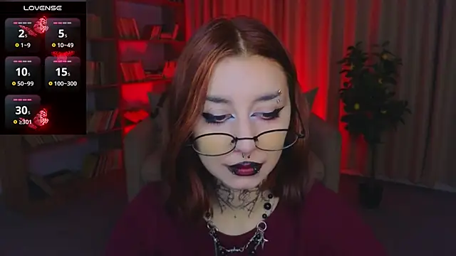 Snapshot of Mistress__Marcelline chatting on June 27, 2026, 1:22 am Mistress Marcelline online show from June 27, 2026, 1:22 am