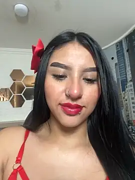 Snapshot of Luna-Smitt chatting on October 12, 2025, 10:16 am Luna-Smitt online show from October 12, 2025, 10:16 am