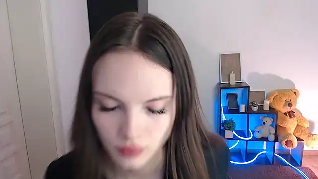 Ariella ari online show from November 1, 2025, 9:03 am