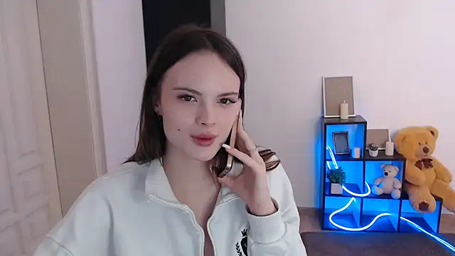 Ariella ari online show from November 17, 2025, 1:48 pm