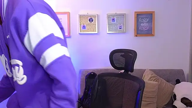 yulian vasquez online show from November 6, 2025, 12:20 pm