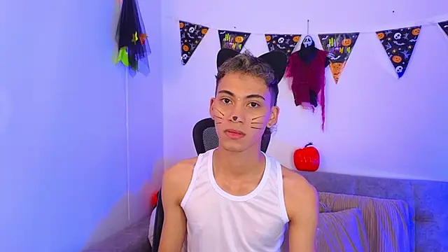 yulian vasquez online show from October 31, 2025, 12:35 pm