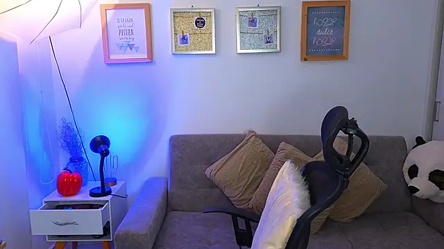 yulian vasquez online show from November 11, 2025, 12:22 pm