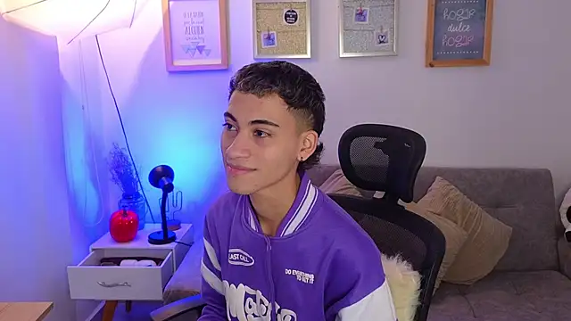 yulian vasquez online show from November 12, 2025, 12:31 pm