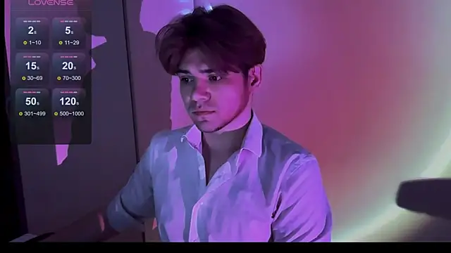 Snapshot of 1RobertTT chatting on September 9, 2025, 8:29 pm 1RobertTT online show from September 9, 2025, 8:29 pm