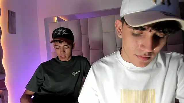 LoganTwink18 online show from March 27, 2026, 2:31 am