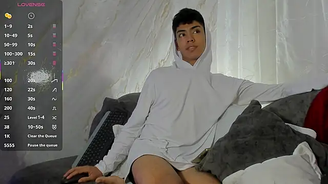 LoganTwink18 online show from March 19, 2026, 11:10 am