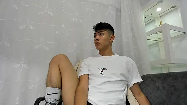 LoganTwink18 online show from September 12, 2025, 12:44 am