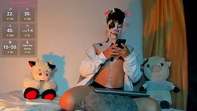 LoganTwink18 online show from October 9, 2025, 10:32 pm