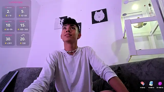 LoganTwink18 online show from September 14, 2025, 10:21 pm