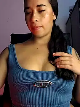 Snapshot of Valenn_fernandez chatting on April 6, 2026, 4:52 pm Valenn fernandez online show from April 6, 2026, 4:52 pm