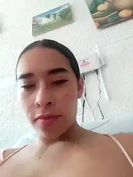 Snapshot of Valenn_fernandez chatting on April 21, 2026, 3:40 pm Valenn fernandez online show from April 21, 2026, 3:40 pm