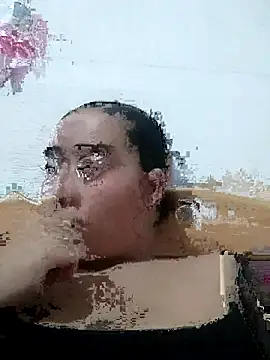 Snapshot of Valenn_fernandez chatting on April 17, 2026, 12:02 am Valenn fernandez online show from April 17, 2026, 12:02 am