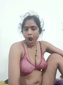 Guriya0076 online show from June 19, 2026, 11:31 pm