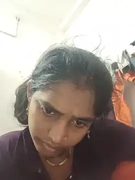 Guriya0076 online show from July 8, 2026, 10:32 pm