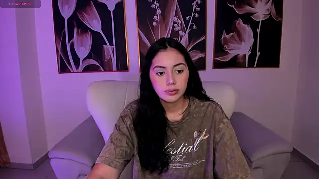 AmbarJames  online show from March 16, 2026, 12:09 pm