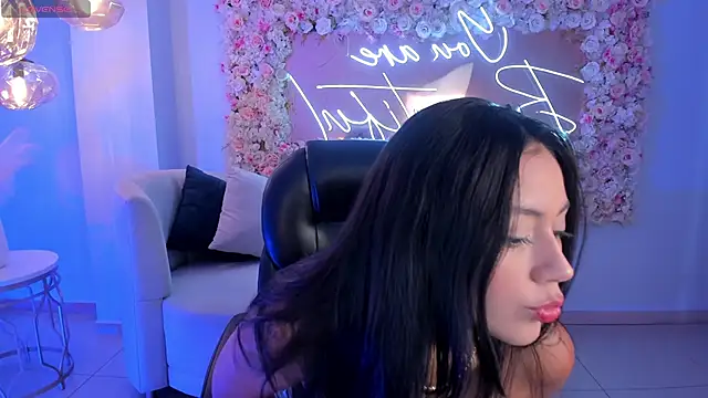 AmbarJames  online show from October 5, 2025, 11:12 am