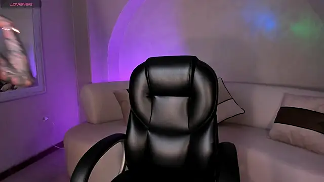 MilaLawrence online show from September 9, 2025, 8:51 pm