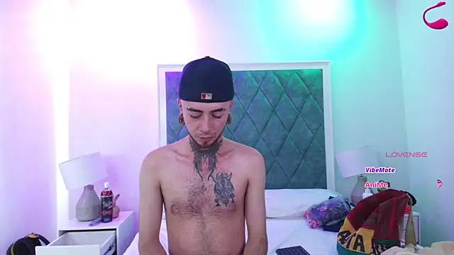 Snapshot of Asha_zuri_and_adam chatting on December 17, 2025, 12:32 pm Asha zuri and adam online show from December 17, 2025, 12:32 pm