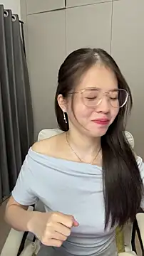 Qianqian-888 online show from November 29, 2025, 12:55 am