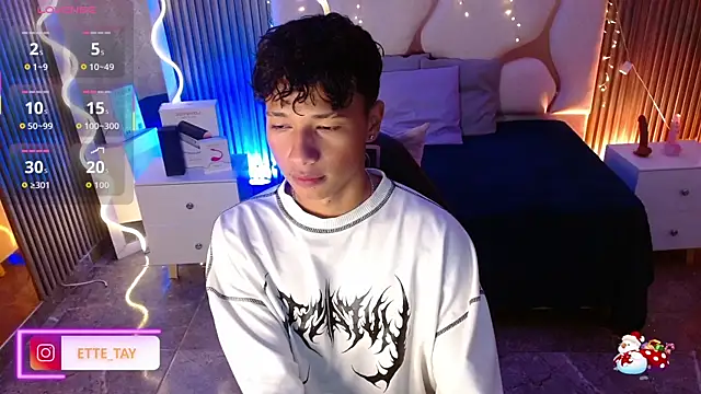 Snapshot of Ette_tay chatting on December 22, 2025, 4:12 am Ette tay online show from December 22, 2025, 4:12 am