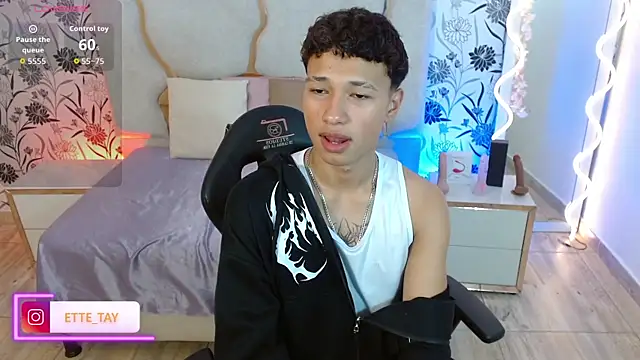 Snapshot of Ette_tay chatting on November 5, 2025, 3:09 am Ette tay online show from November 5, 2025, 3:09 am