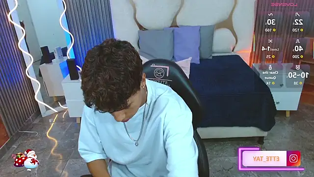 Snapshot of Ette_tay chatting on December 3, 2025, 3:29 am Ette tay online show from December 3, 2025, 3:29 am