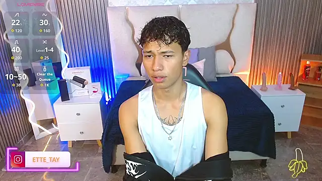 Snapshot of Ette_tay chatting on November 17, 2025, 3:43 am Ette tay online show from November 17, 2025, 3:43 am