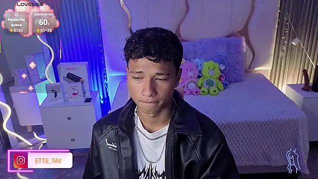 Snapshot of Ette_tay chatting on February 6, 2026, 3:35 am Ette tay online show from February 6, 2026, 3:35 am