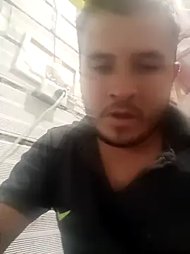 Snapshot of santiii___12 chatting on November 20, 2025, 10:20 pm santiii 12 online show from November 20, 2025, 10:20 pm