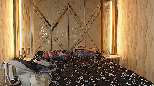 Hotcouple 222 online show from April 15, 2026, 1:37 pm