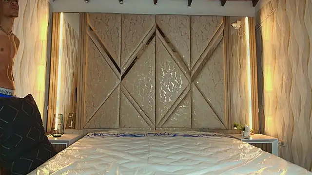 Hotcouple 222 online show from January 12, 2026, 7:26 am