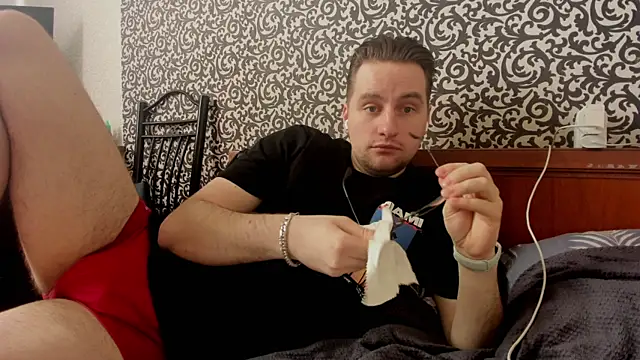 romiosabrino online show from March 25, 2026, 11:42 am