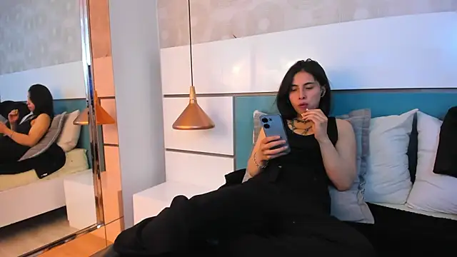 Ashkoreh online show from February 14, 2026, 9:15 pm