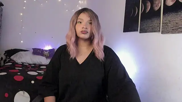 chloe kisses online show from May 11, 2026, 11:33 am