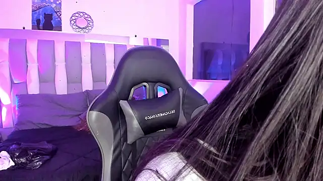 Adaara Rey online show from October 30, 2025, 8:17 pm