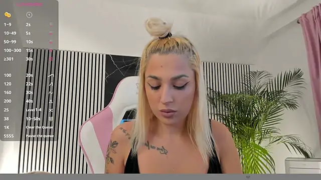 daisyblushh online show from October 22, 2025, 4:06 pm