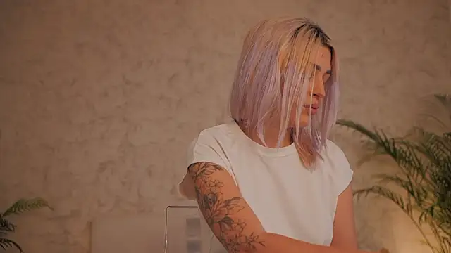 daisyblushh online show from February 23, 2026, 3:12 pm