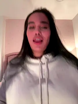 Snapshot of Bella__Wood chatting on October 12, 2025, 7:04 pm Bella  Wood online show from October 12, 2025, 7:04 pm