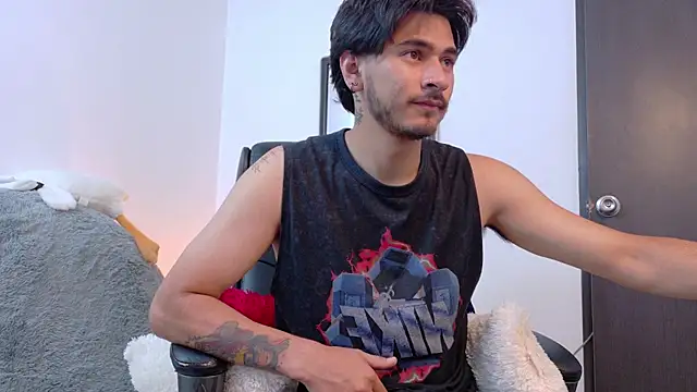 Snapshot of Elian_savoy chatting on June 4, 2026, 2:27 am Elian savoy online show from June 4, 2026, 2:27 am