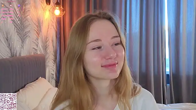 ElvinaRose online show from April 13, 2026, 4:38 am