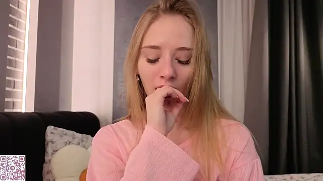 ElvinaRose online show from December 15, 2025, 2:17 am