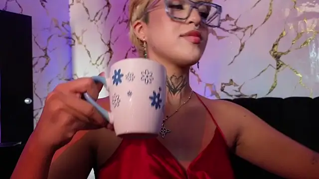 Snapshot of Rebeka-baker chatting on February 28, 2026, 1:00 pm Rebeka-baker online show from February 28, 2026, 1:00 pm