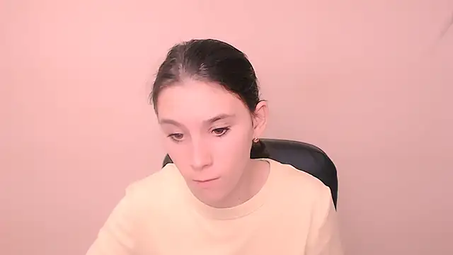 Snapshot of RosaRay_ chatting on October 29, 2025, 7:51 am RosaRay online show from October 29, 2025, 7:51 am