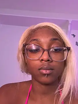 Moxhavix online show from November 13, 2025, 7:01 am