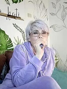 Catty Lady online show from February 2, 2026, 7:13 pm