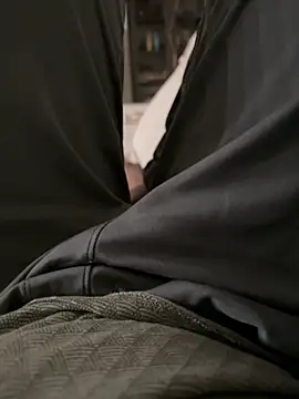 pranastro00 online show from December 23, 2025, 3:28 am