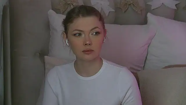 Snapshot of miamunn chatting on November 24, 2025, 12:43 am miamunn online show from November 24, 2025, 12:43 am