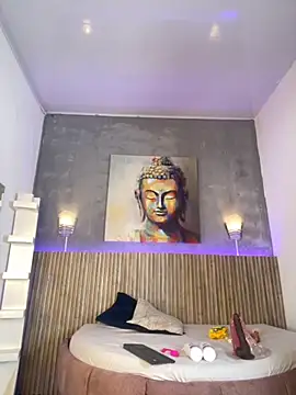 Saracooper   online show from November 10, 2025, 3:44 am