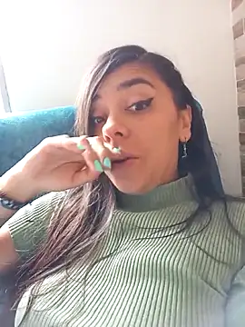 Snapshot of SharonDustLove chatting on October 19, 2025, 4:32 pm SharonDustLove online show from October 19, 2025, 4:32 pm